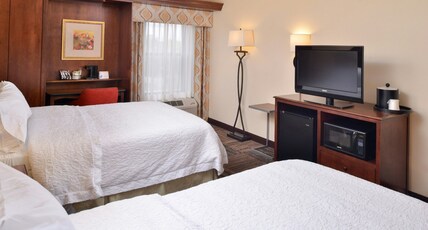 Hampton Inn by Hilton Elkhart Room Type - 2 DOUBLE BEDS NONSMOKING