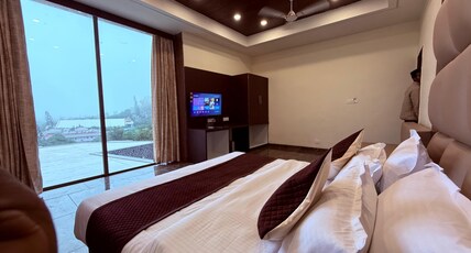 Royal park Hotel and Swimming Pool Room Type - Junior suite With Private Plunge pool Royal park Hotel and Swimming Pool Room Type - Junior suite With Private Plunge pool