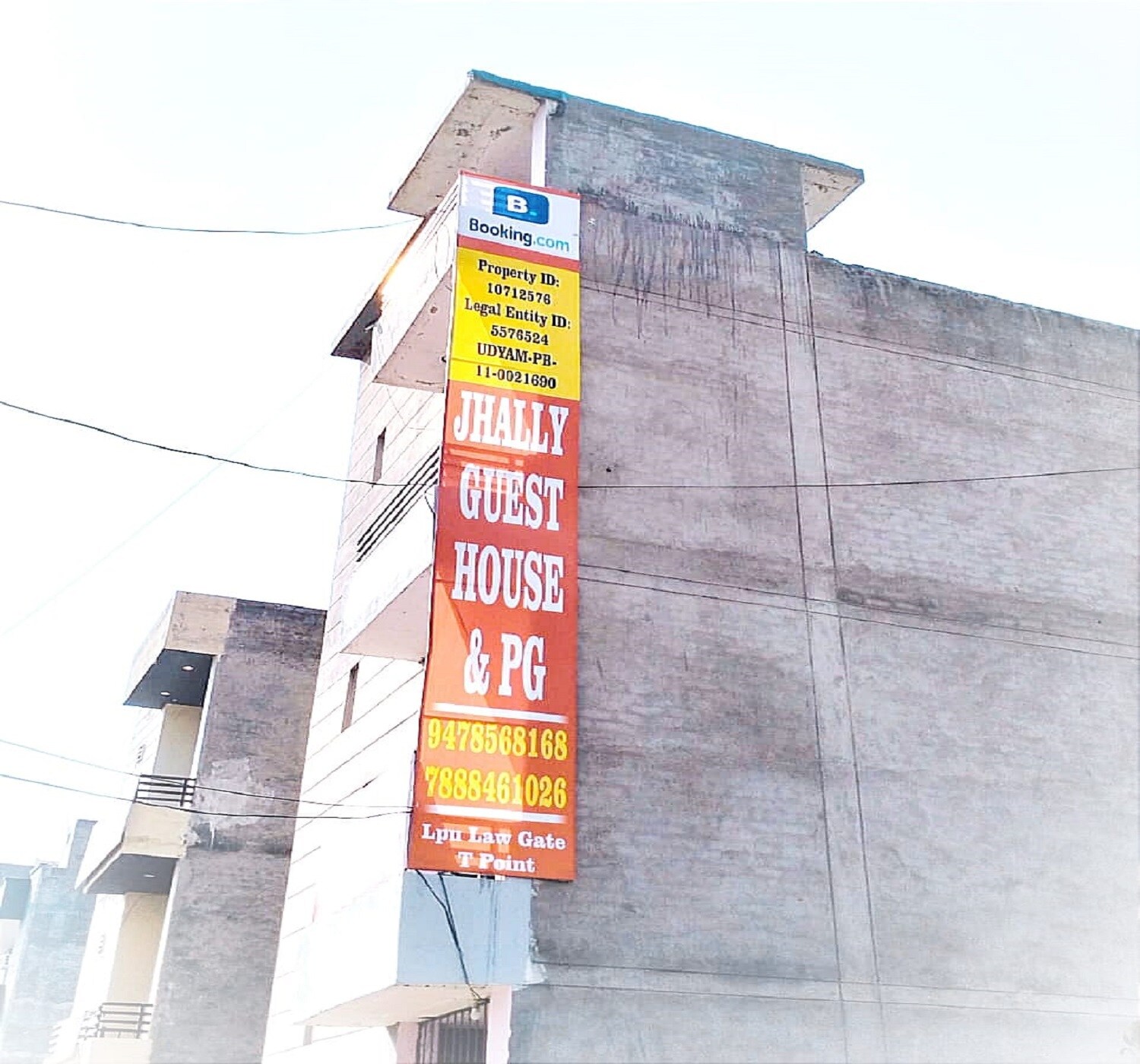 Jhalli Guest House And PG - Tap to explore photos