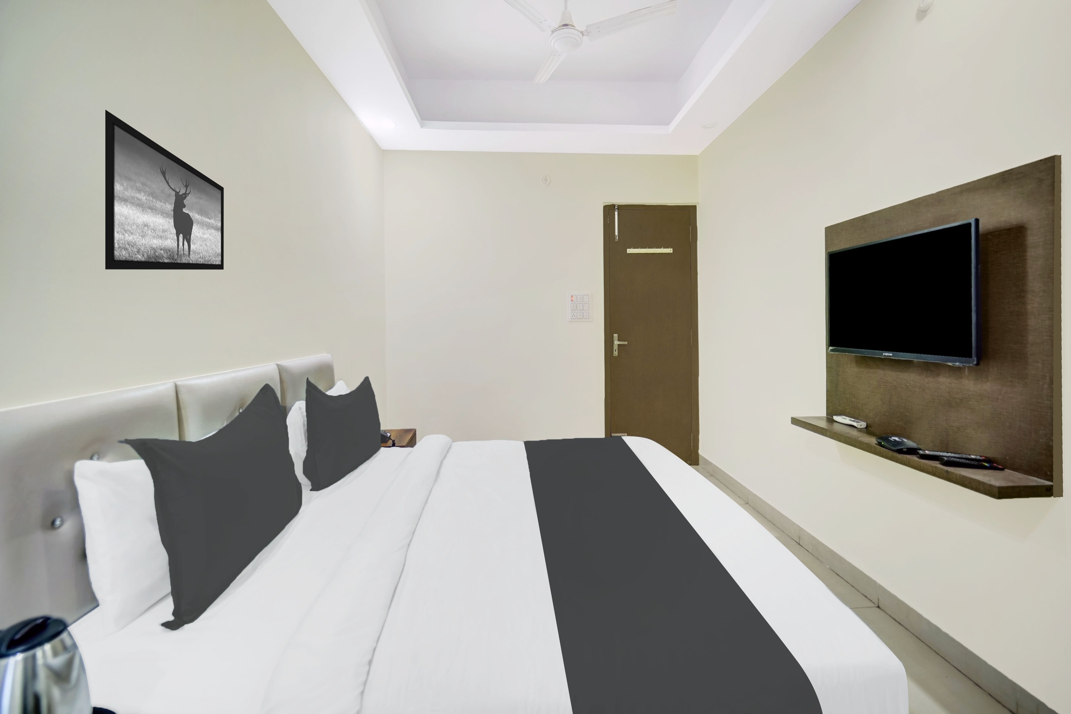 Super Collection O Rajeev Nagar Near Atal Path Formerly Vinayaka - Tap to explore photos