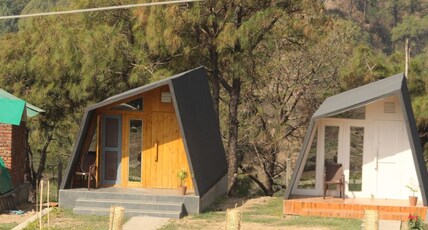 Dhauladhar View Village Residency Room Type - Wooden Chalet with Garden view