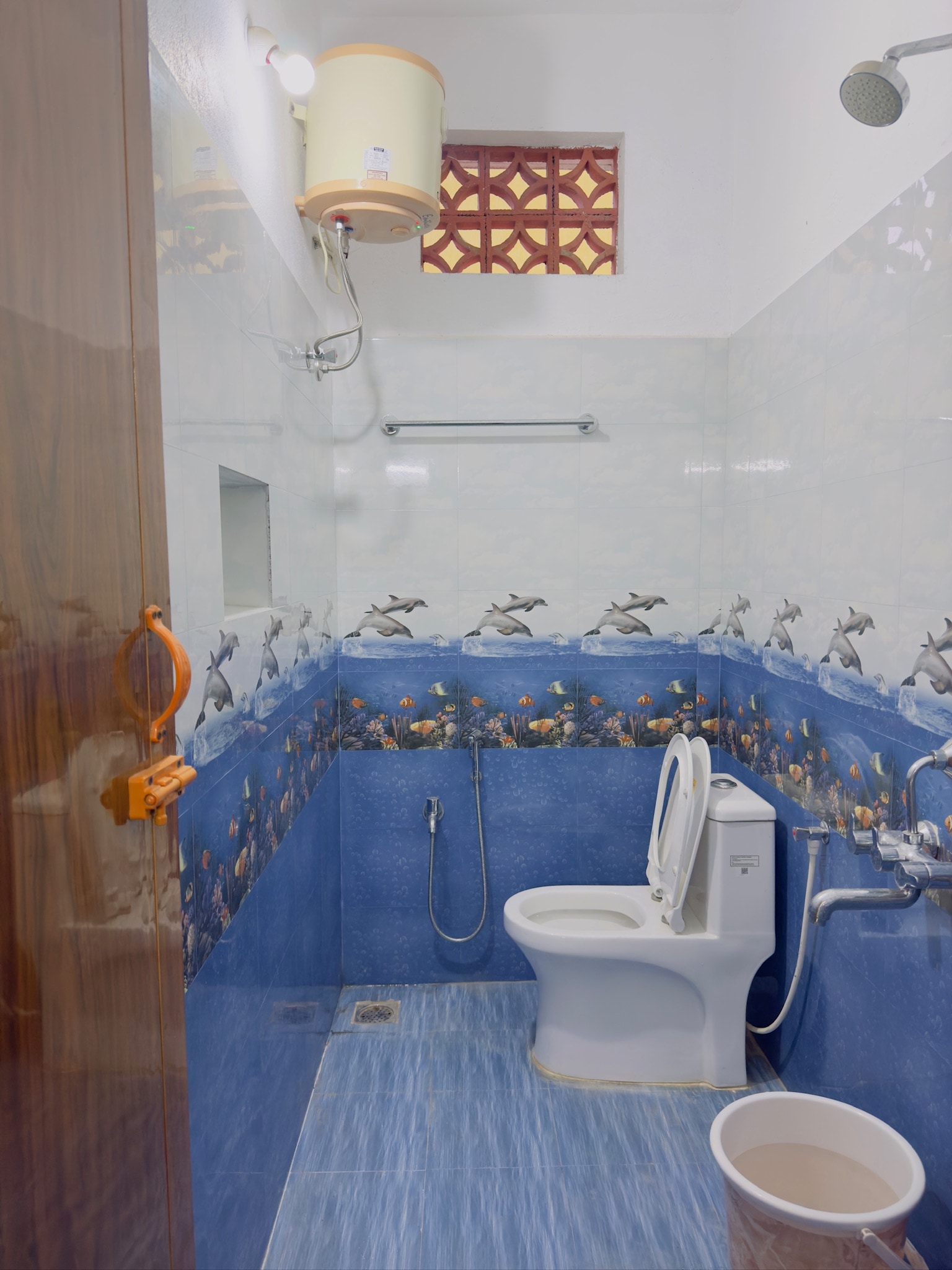 Hotel Anbu Airport - Tap to explore photos