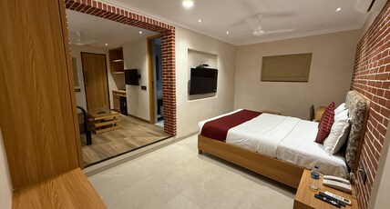 Hotel Beach Garden - Juhu Beach Room Type - Suite Room