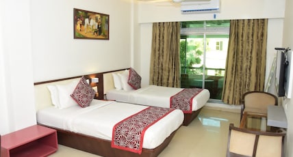 Hotel Shiv International Room Type - SUPER DELUXE ROOM Hotel Shiv International Room Type - SUPER DELUXE ROOM