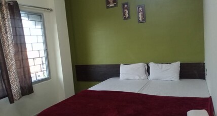 HOTEL OASIS PALACE Room Type - DELUX ROOM (AC) HOTEL OASIS PALACE Room Type - DELUX ROOM (AC)