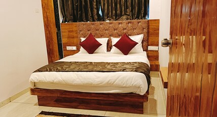 Hotel Maan Palace Room Type - Deluxe Double AC room