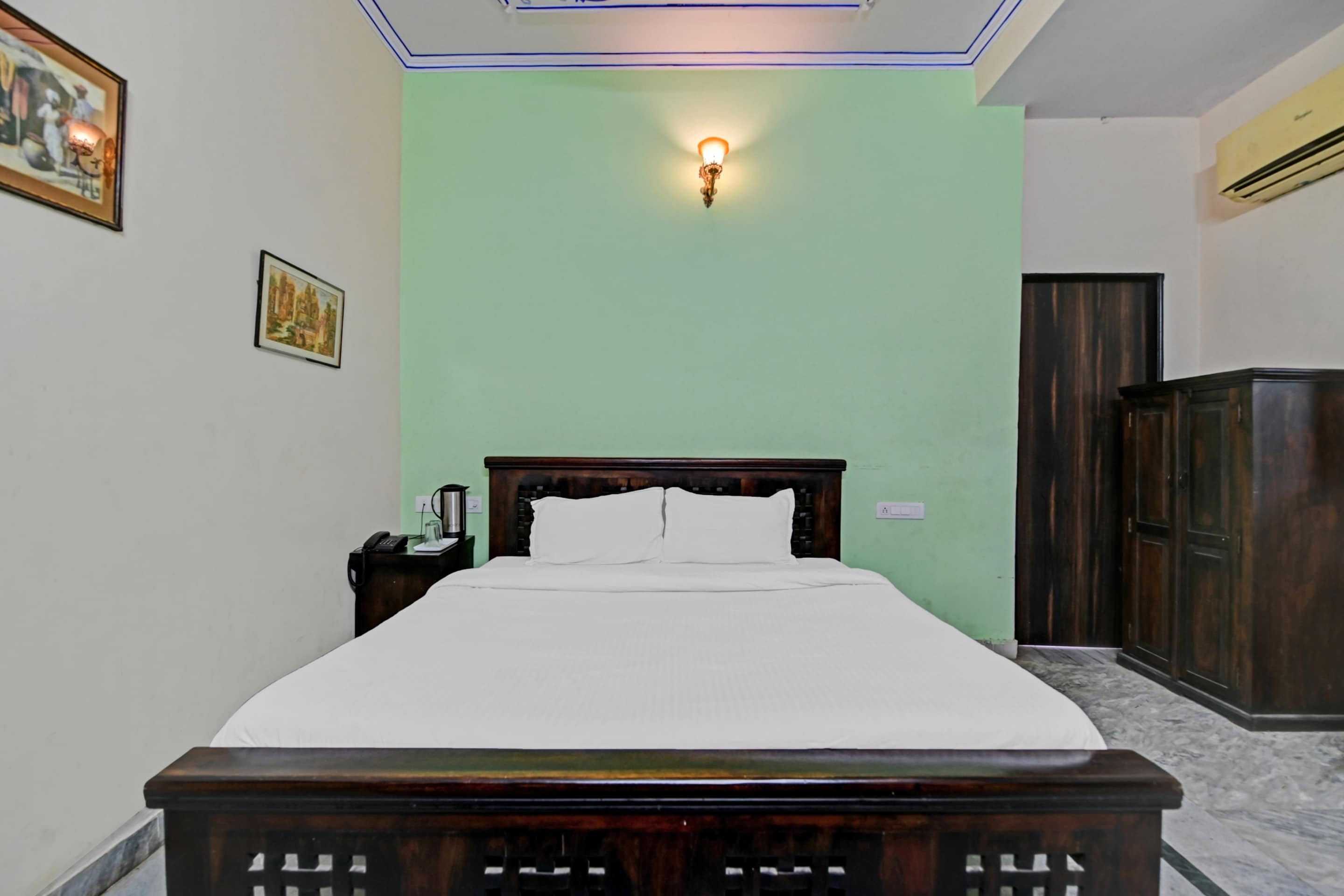 Hotel O Jaipur View - Tap to explore photos