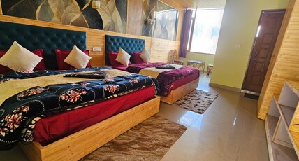 Swayambhu Homestay Auli Room Type - Deluxe Quad Sharing With Sleeping Beauty Mountain View