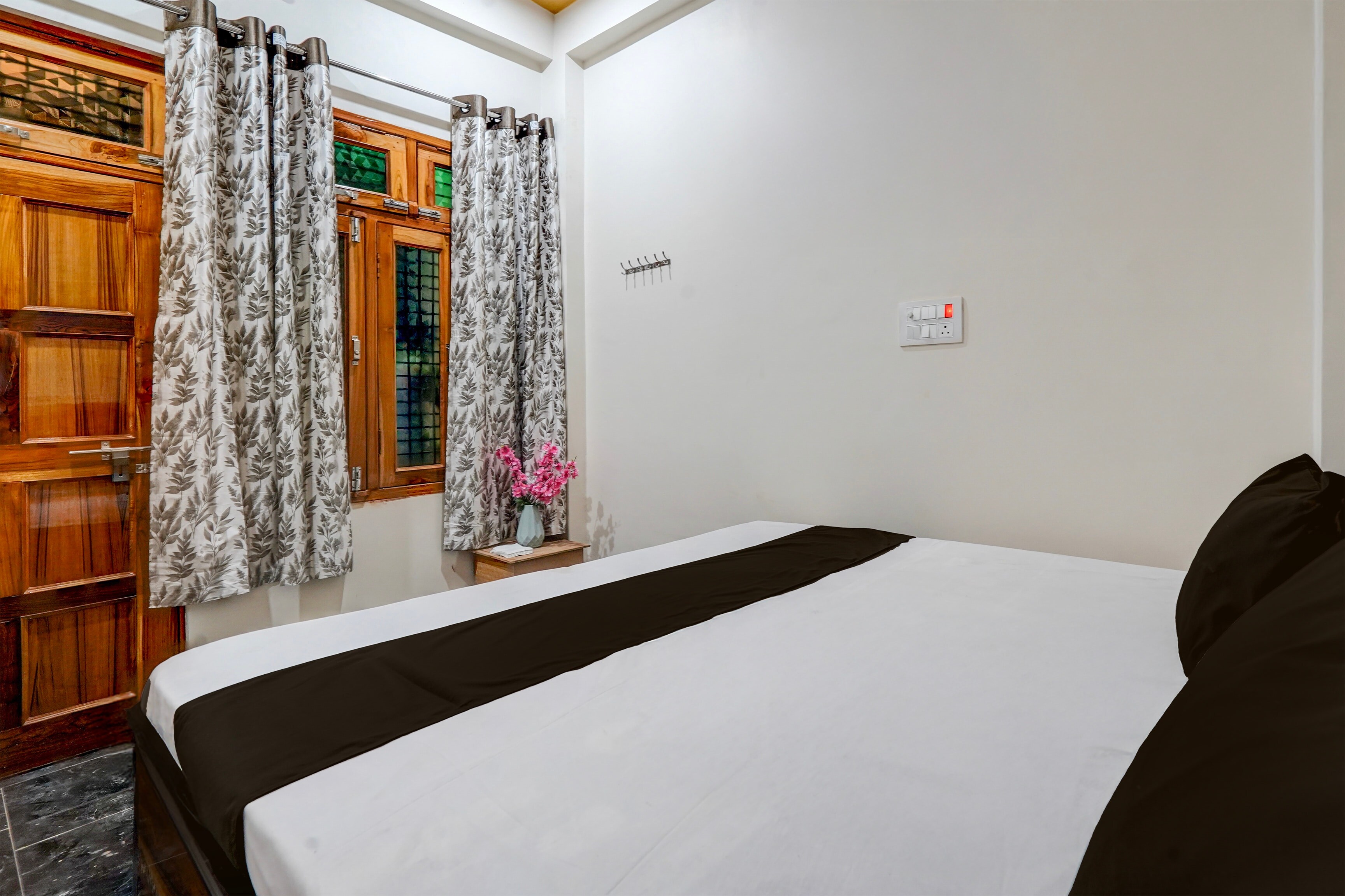 SPOT ON Trivedi Hotel - Tap to explore photos