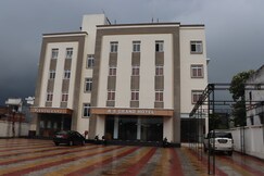 R S GRAND HOTEL AND RESTAURANT