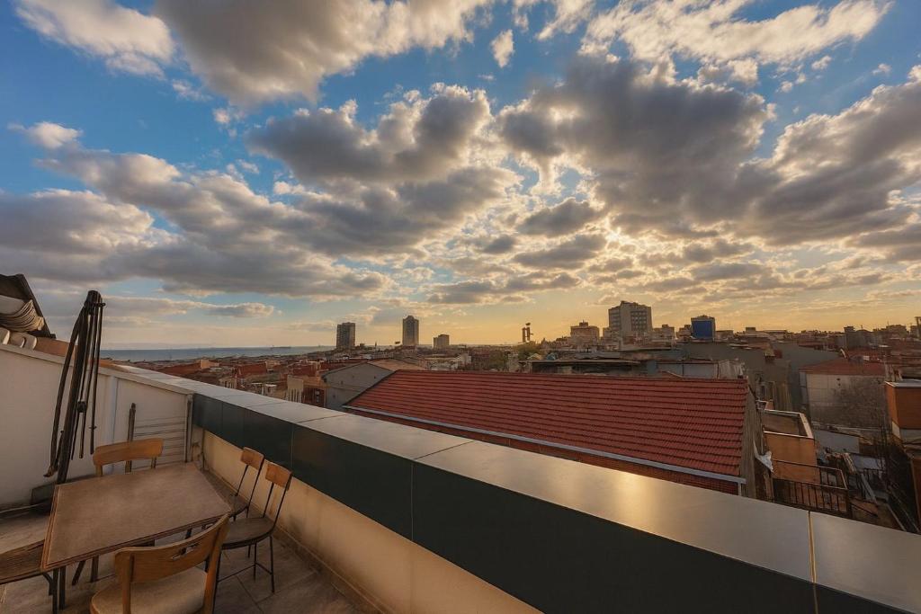 Bakirkoy Gold Suites - Tap to explore photos