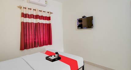 SPOT ON by OYO SR Dream Home Room Type - Classic