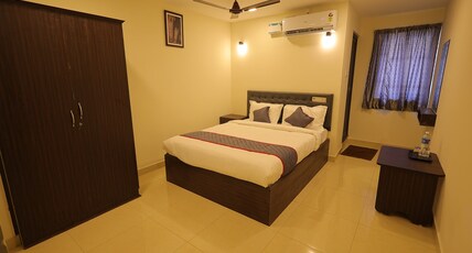 SRI SRINIVASA RESIDENCY Room Type - Double Room