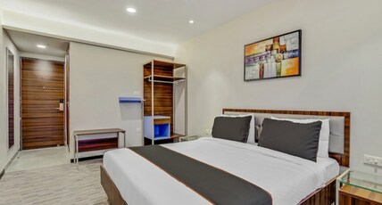 CRYSTAL URBAN PARK Room Type - Deluxe Room (King or Twin Bed)