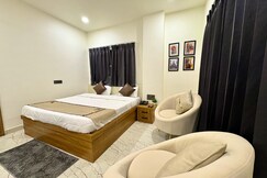 HOTEL SAMBHAVI