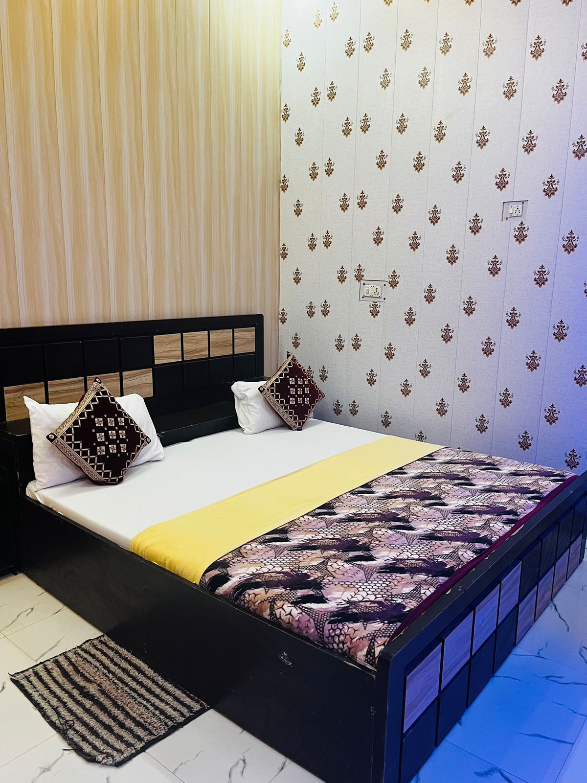 Pushpa Luxury Homestay - Tap to explore photos
