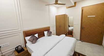 PANNA PALACE Room Type - Deluxe Room with Garden View PANNA PALACE Room Type - Deluxe Room with Garden View