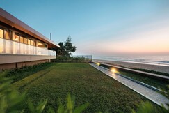 EWA Villa Mer Beach House by EWA, Sashithlu