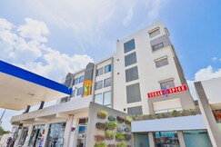 Hotel The Grand President.  