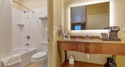 Best Western Plus Swiss Chalet Hotel & Suites Room Type - 2 Queen Beds, Non-Smoking, Exterior Corridor, Flat Screen Television, Microwave And Refrigerator, Wo Best Western Plus Swiss Chalet Hotel & Suites Room Type - 2 Queen Beds, Non-Smoking, Exterior Corridor, Flat Screen Television, Microwave And Refrigerator, Wo