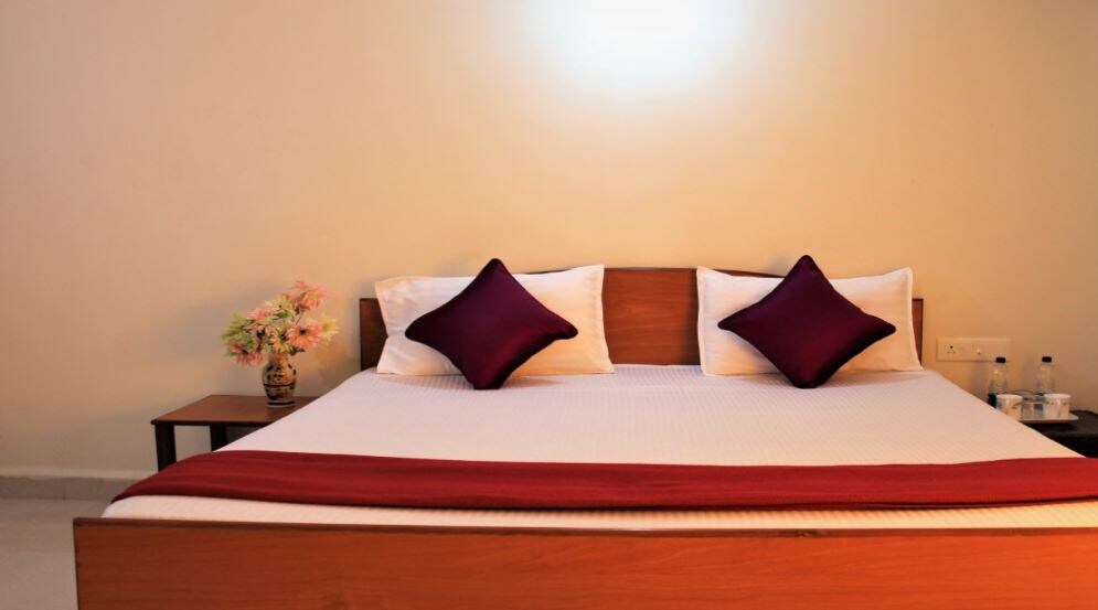 Linos Guest House - Tap to explore photos
