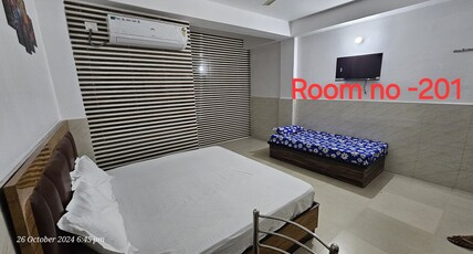 SARAL GUEST HOUSE Room Type - LUXURY 3 BED ROOM