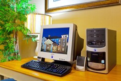 Holiday Inn Express & Suites New Buffalo, an IHG Hotel