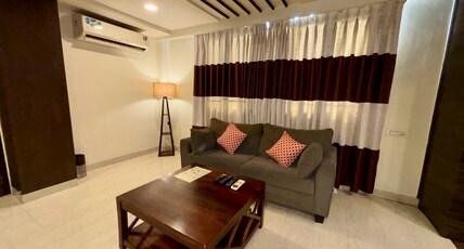 Hotel Sai Residency Room Type - Royal Suite with Bathtub