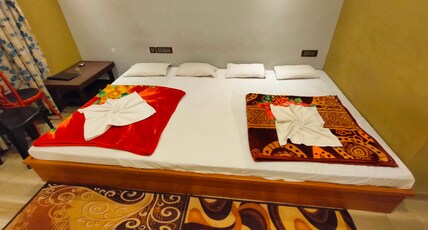 Hotel Penguin Room Type - AC Deluxe Room