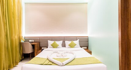 HOTEL SEVEN OAKS Room Type - Deluxe Room