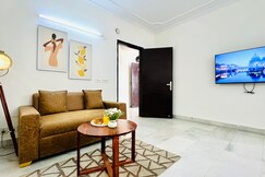 BluO Studio - Defence Colony - BathTub, Kitchen