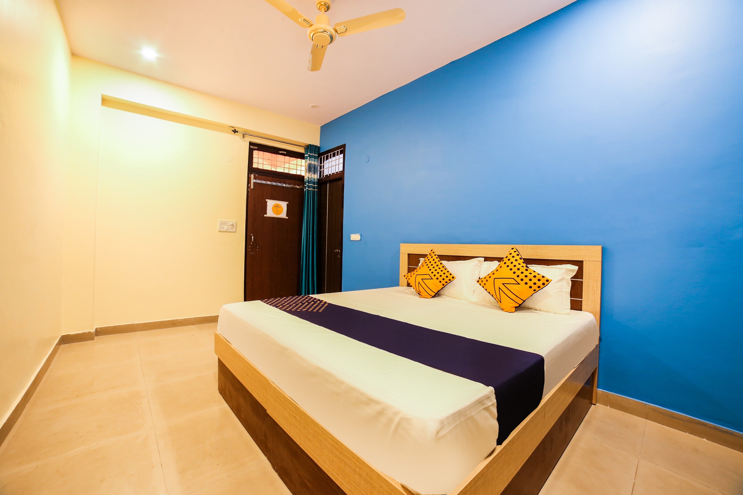 Spot On Welcome - Tap to explore photos