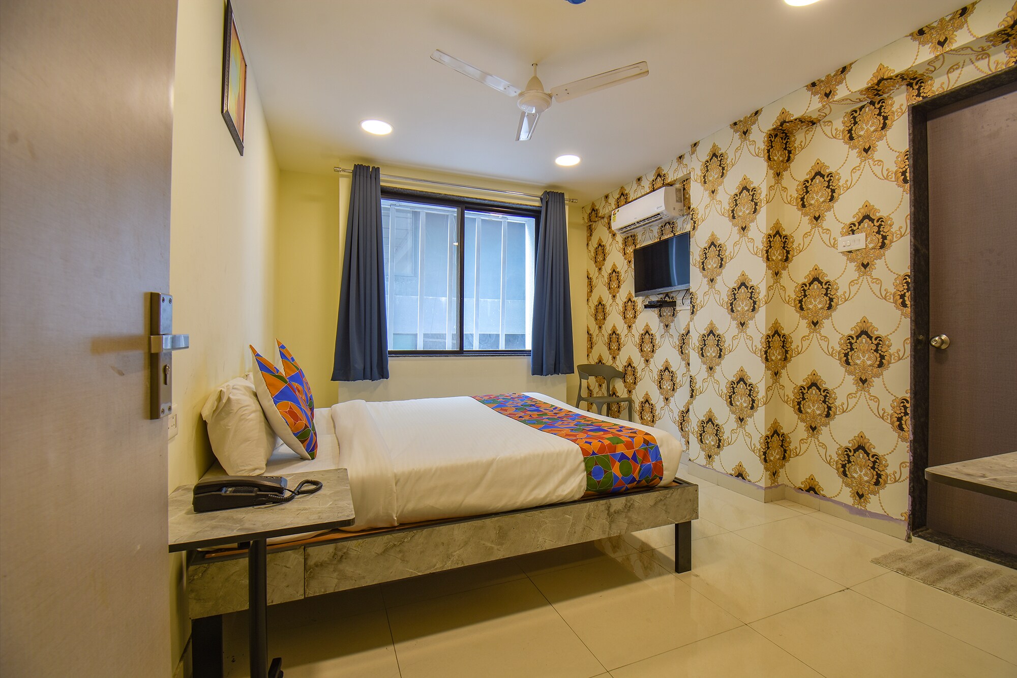FabHotel Gargi Inn - Nr. Balewadi Stadium - Tap to explore photos