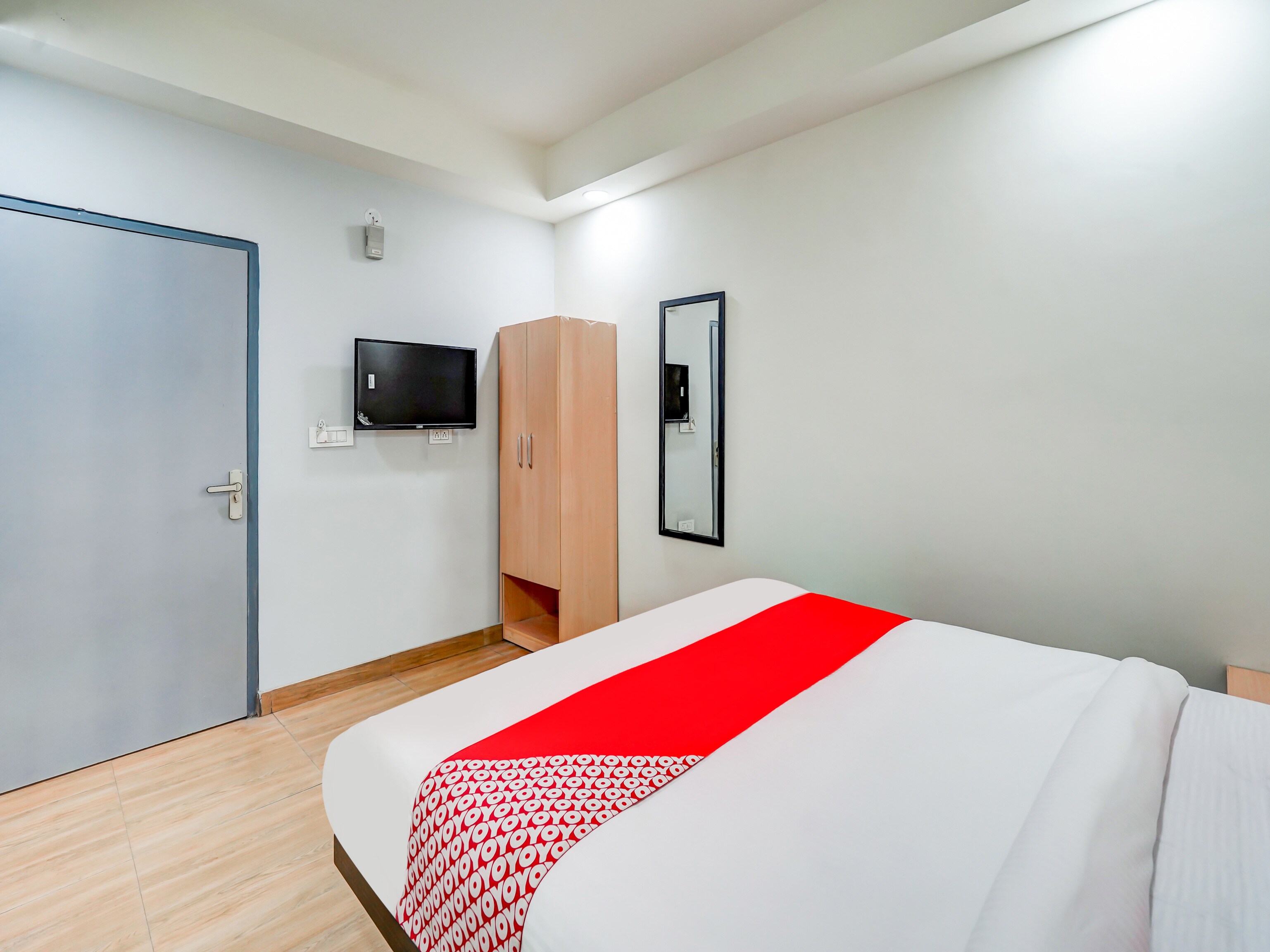 Hotel O White Sky - Tap to explore photos