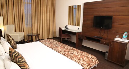The Altruist Katra Hotel Room Type - Premium Room - Shrine View