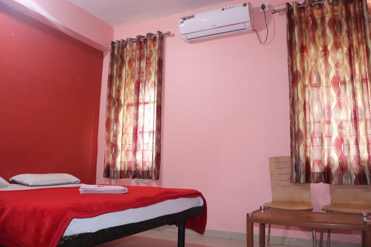 Hotel Vijayshree - Tap to explore photos