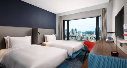 Holiday Inn Express SHENZHEN DONGMEN Room Type - 2 Twin Standard City View Stocked Minibar