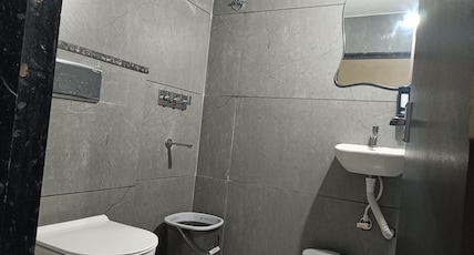 Hotel Staymore Room Type - Premium quadruple AC room (4 occupancy) Hotel Staymore Room Type - Premium quadruple AC room (4 occupancy)