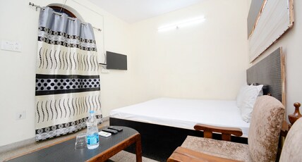 HOTEL SAMRAT Room Type - Deluxe Room