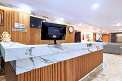 White Panda Hotels Royal Inn