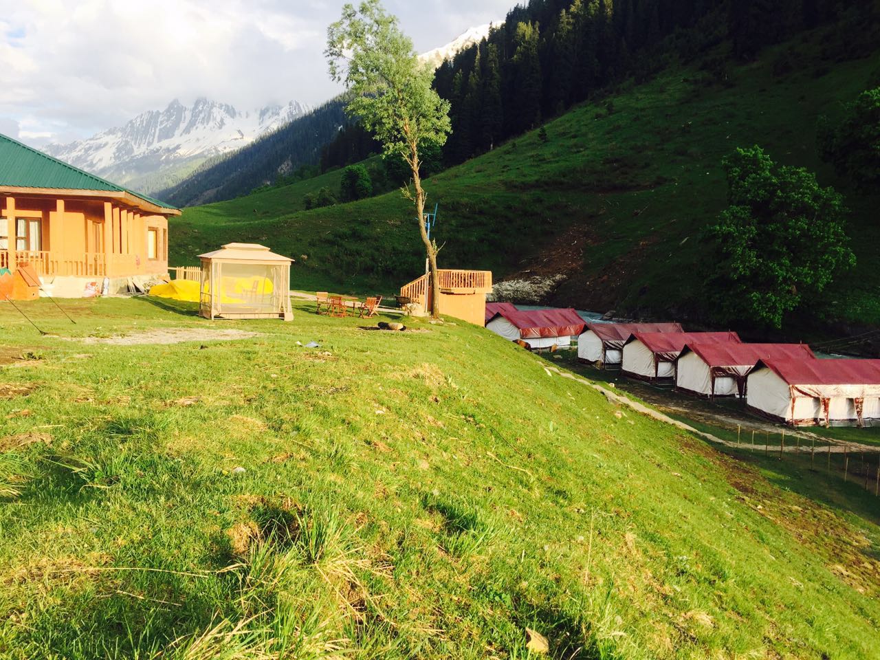 Green Glamping Resorts Sonmarg - Tap to explore photos