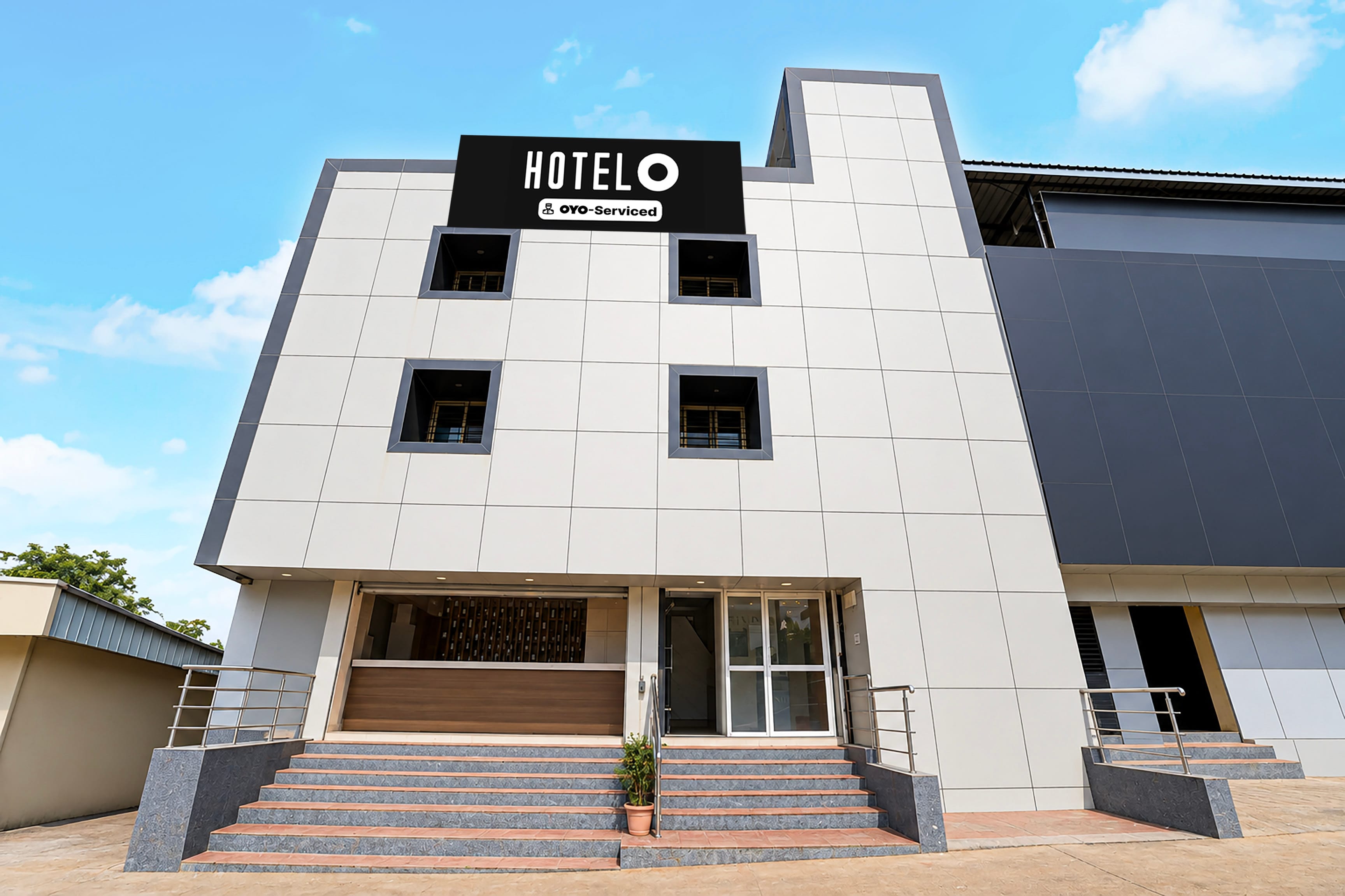 Flagship OYO Hotel Formerly Janjir Residenci - Tap to explore photos