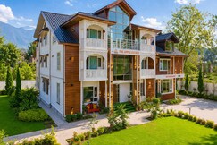 Hotel Apple Estates by Aura Stays