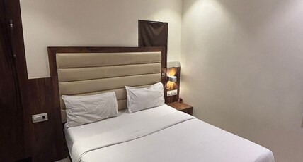 Hotel Adams Inn Room Type - Deluxe Double Room