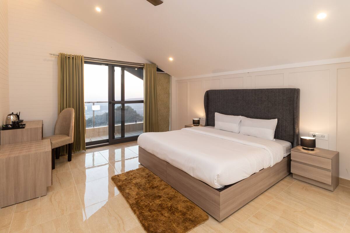 Equinox 2 BHK Plush Cottage With Panaromic View - Tap to explore photos