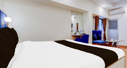 OYO 823046 King Hotel & Banquet Room Type - Classic
