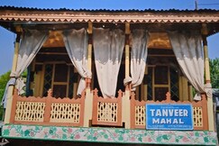 Houseboat Tanveer Mahal