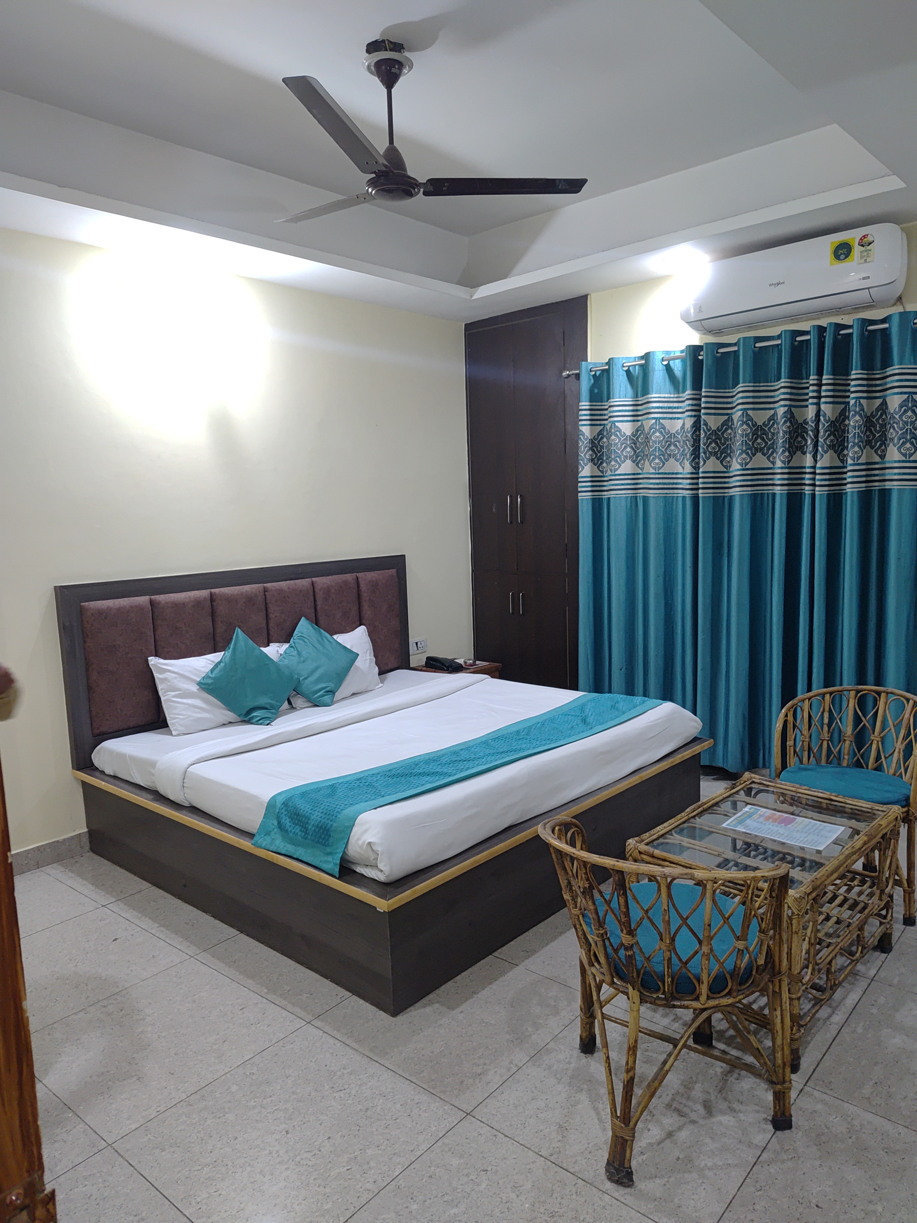 Hotel Narayan Inn (units of Jethuri Hotels) - Tap to explore photos