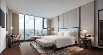 Radisson Blu Hotel, Ha Long Bay Room Type - Suite - 01 Bedroom - Lake View