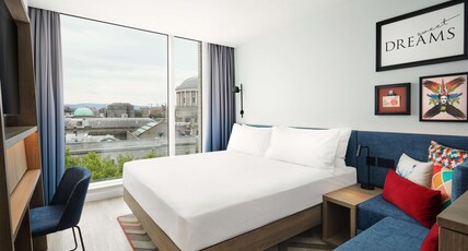 Hampton by Hilton Dublin City Centre Room Type - KING ROOM WITH CITY VIEW